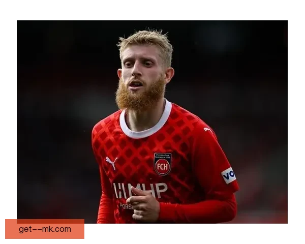 贝斯特高价加盟本菲卡引发欧洲足坛转会热潮